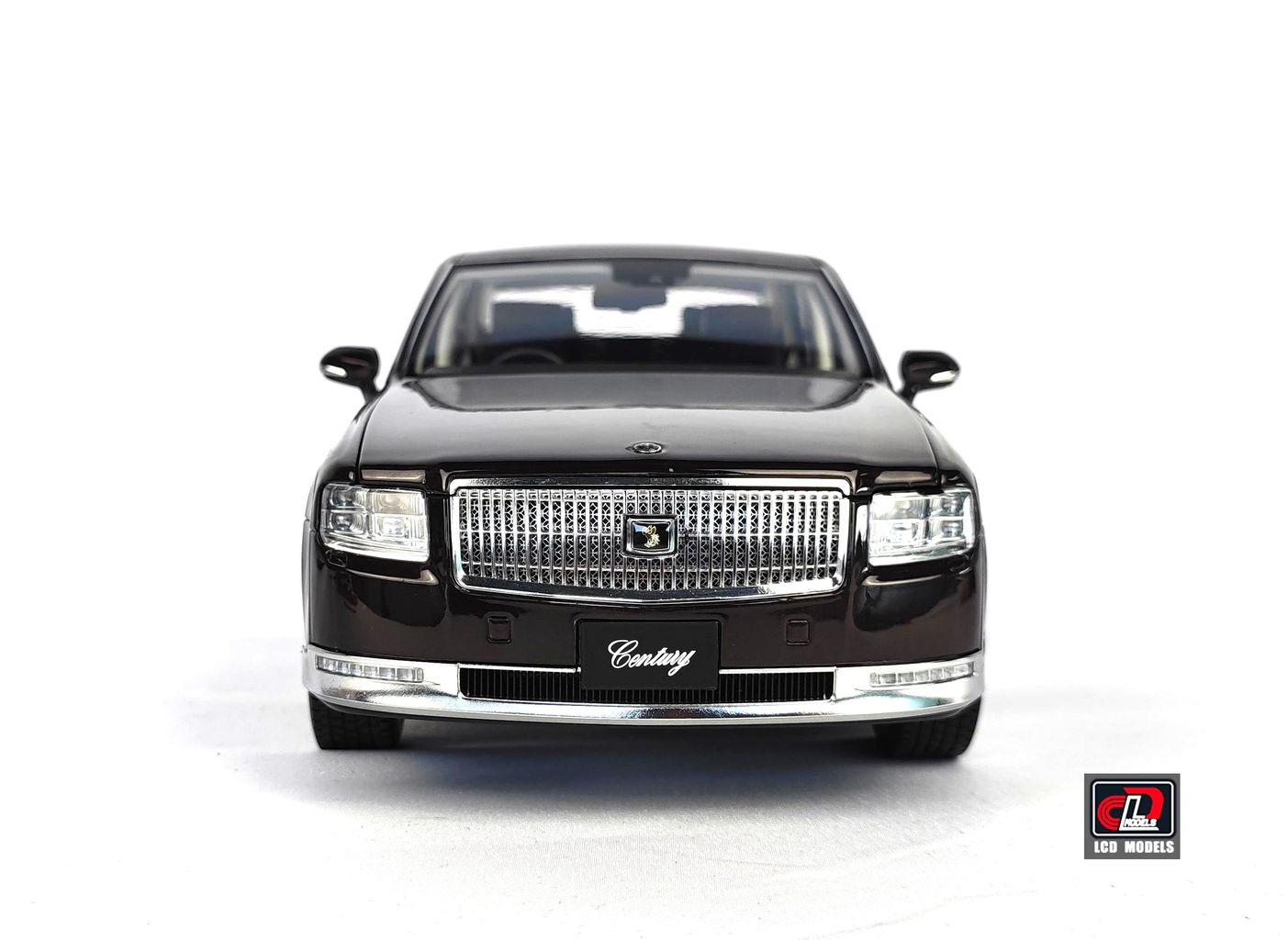 Toyota Century 2022 brown 1:18 LCD Model