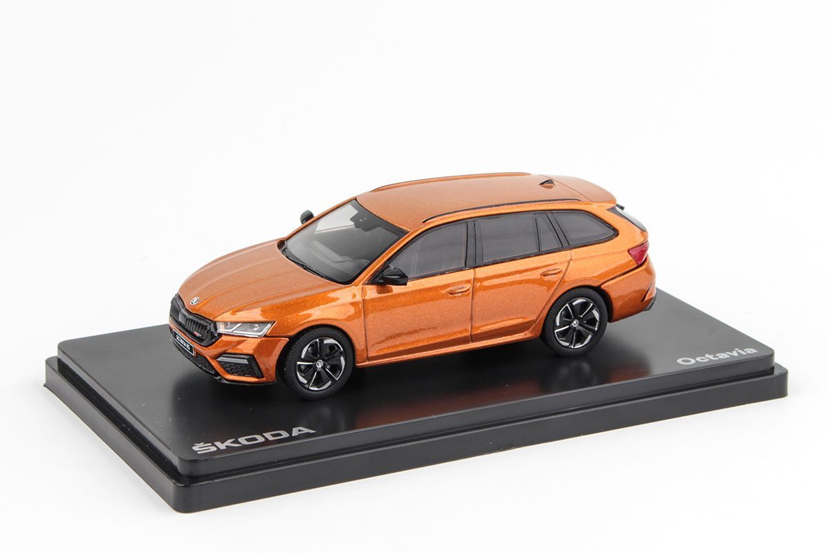 Škoda Octavia IV Combi RS 2020 oranžová phoenix metalíza 1:43 Abrex