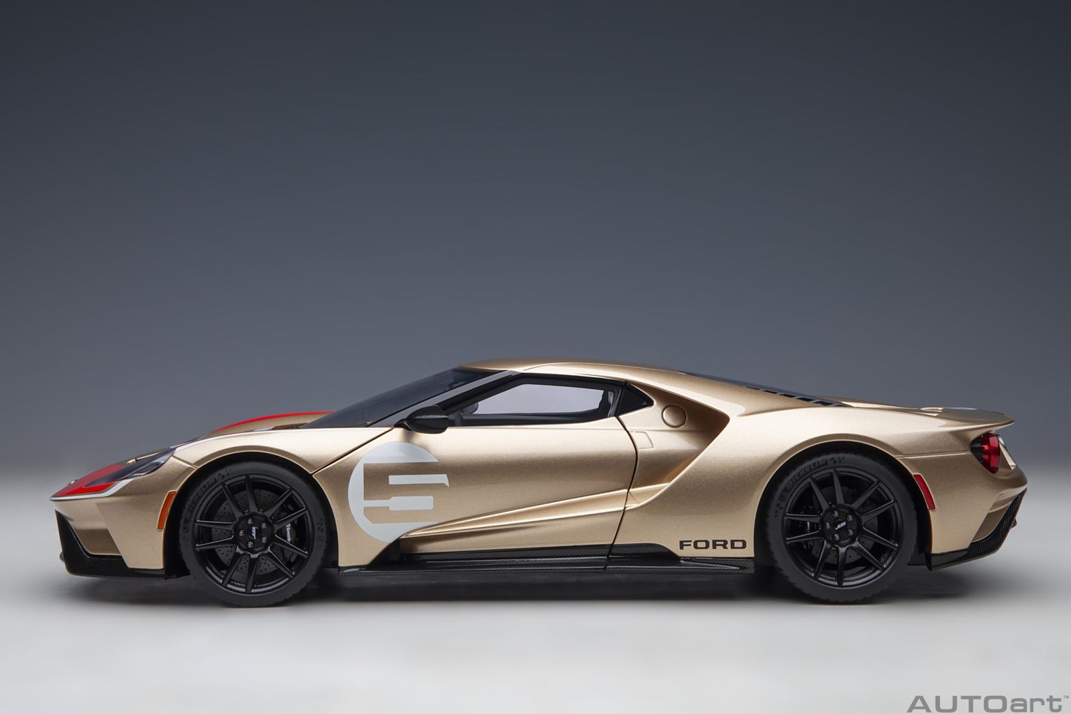 Ford GT 2022 64 Heritage Edition HOLMAN MOODY gold/red/white 1:18 AUTOart