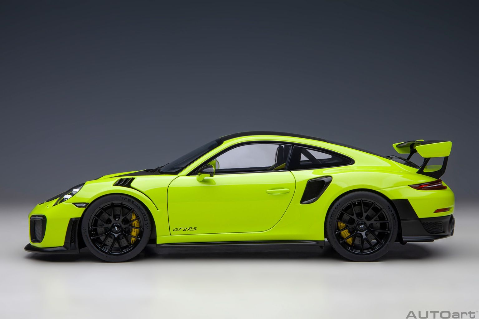 Porsche 911 991.2 GT2RS 2017 Wiessach Package acid green 1:18 AUTOart