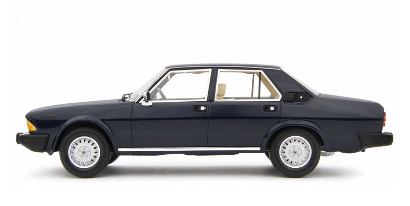 Alfa Romeo 6 2.5 1979 dark blue 1:18 Laudoracing Model