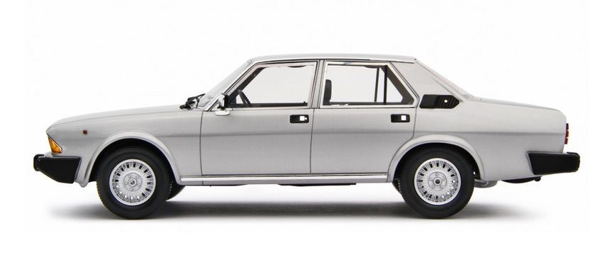 Alfa Romeo 6 2.5 1979 silver 1:18 Laudoracing Model