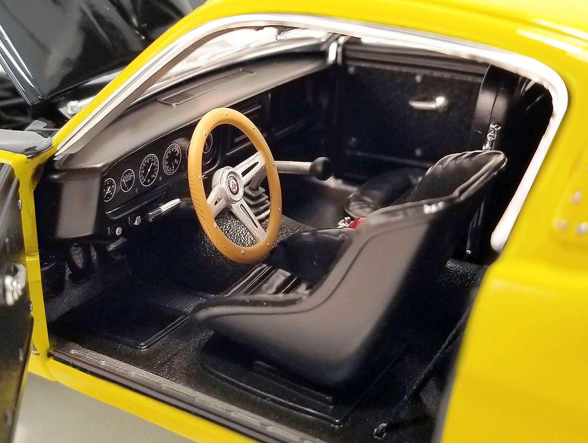 Shelby GT350R #65 Terlingua Tribute 1965 yellow 1:18 Acme Diecast