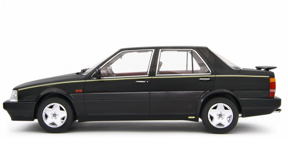 Lancia Thema 8.32 1986 nero ebano 1:18 Laudoracing Model 
