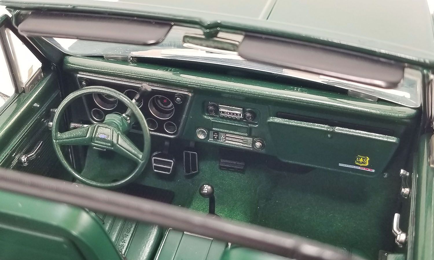 Chevrolet K5 Blazer All New 33inch Tires & Wagon Wheels 1970 green 1:18 Acme Diecast