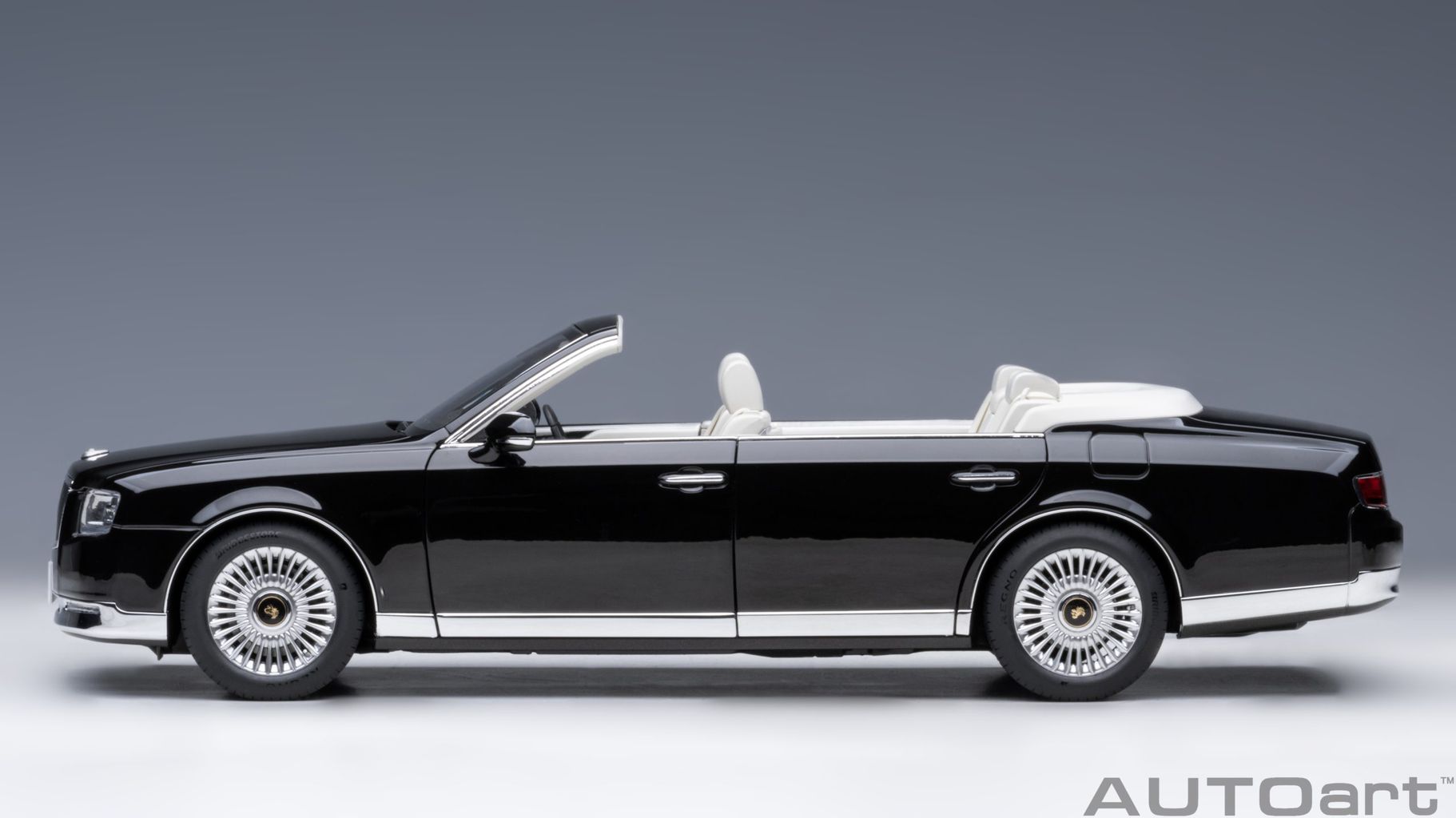 Toyota Century Convertible black 1:18 AUTOart