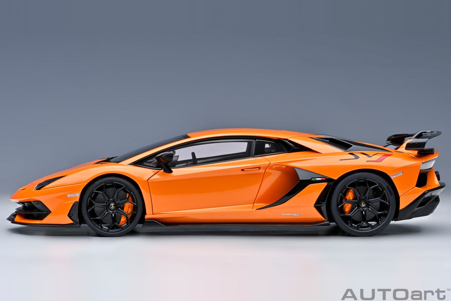 Lamborghini Aventador SVJ 2019 pearl orange 1:18 AUTOart