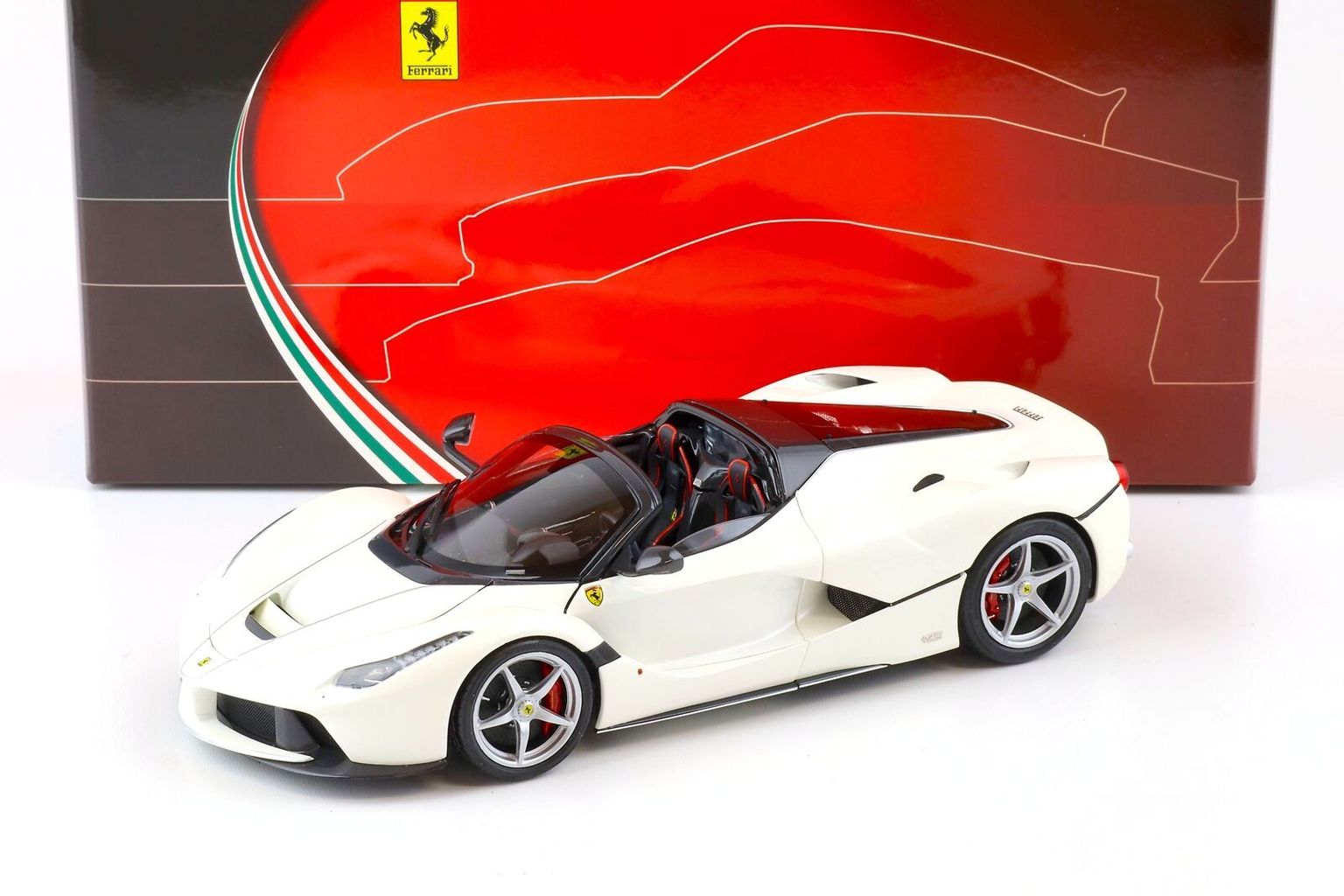 Ferrari LaFerrari Aperta bianco Italia 1:18 B.B.R.