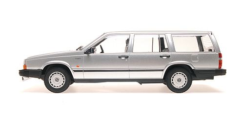 Volvo 740 GL Break 1986 silver 1:18 Minichamps