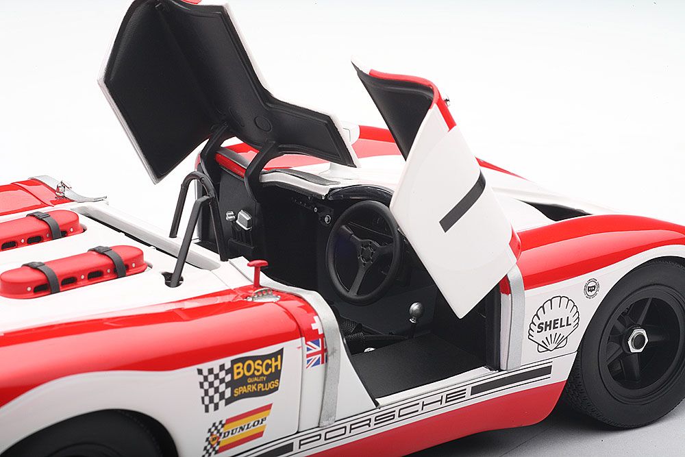 Porsche 908/2 #1 Redman/Siffert Winner Watkins Glen 1969 1:18 AUTOart
