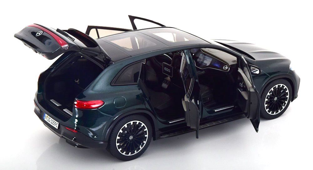 Mercedes-Benz EQS SUV AMG Line green metallic 1:18 NZG