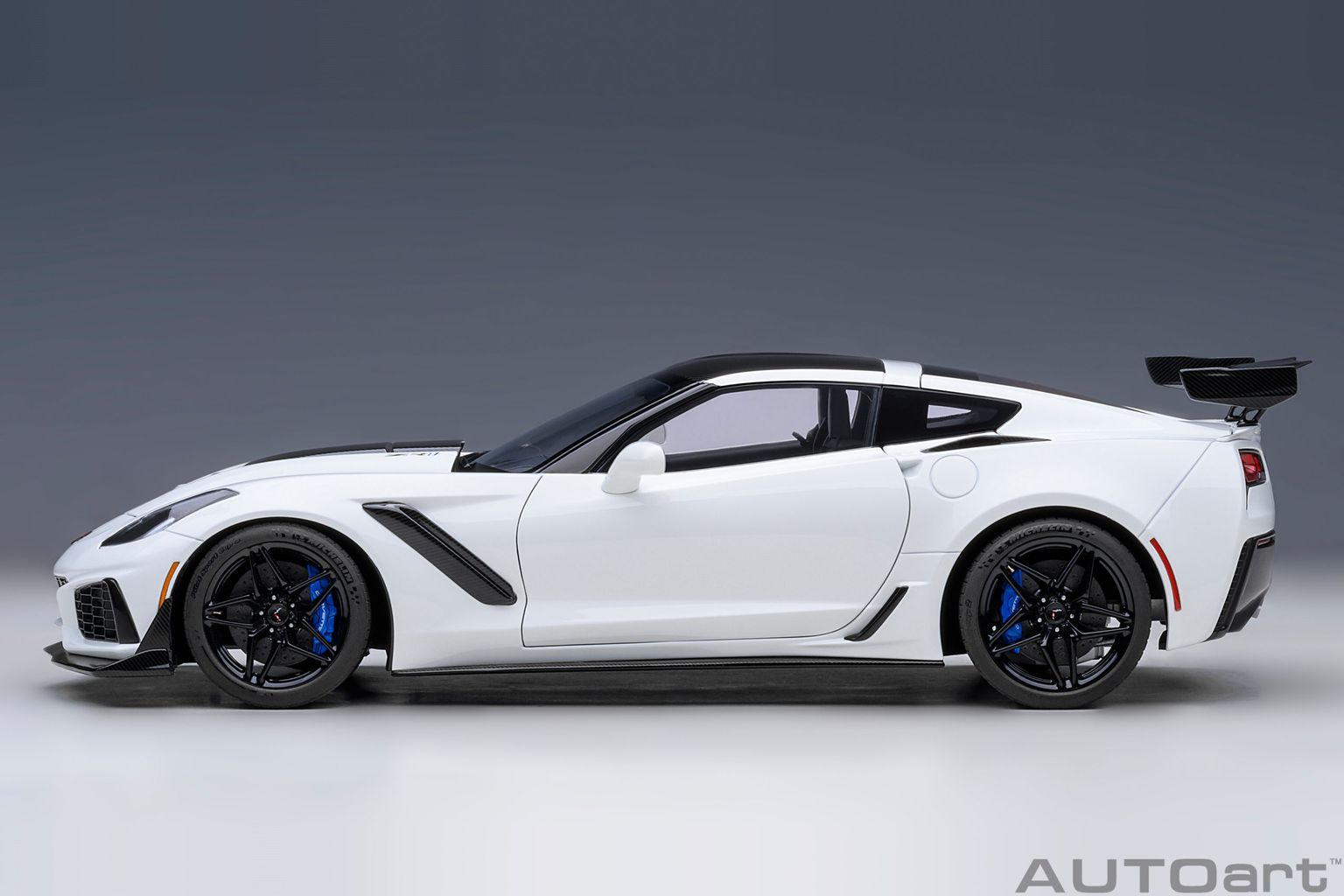 Chevrolet Corvette C7 ZR1 2019 arctic white 1:18 AUTOart