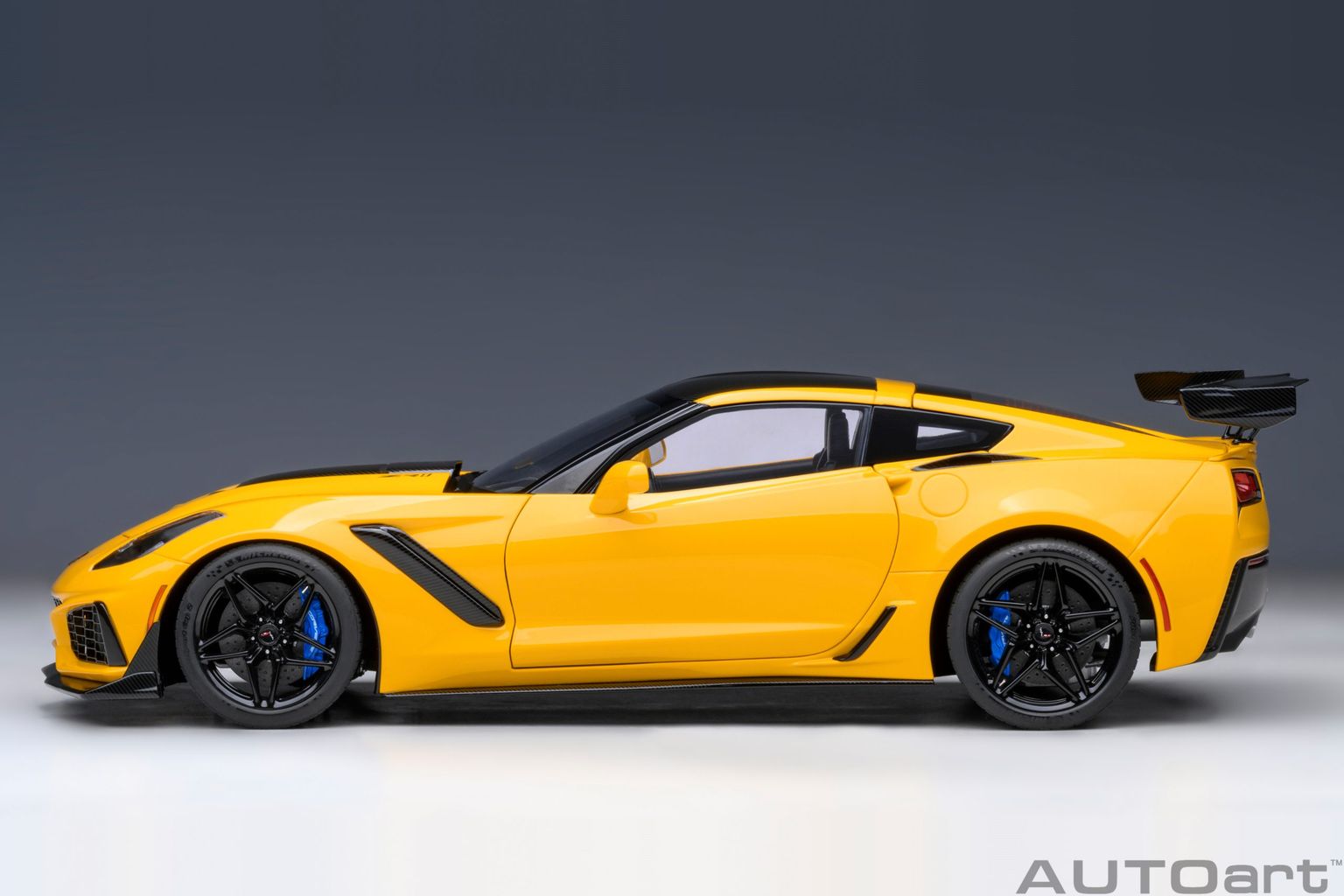 Chevrolet Corvette C7 ZR1 2019 Corvette Racing Yellow Tintcoat 1:18 AUTOart