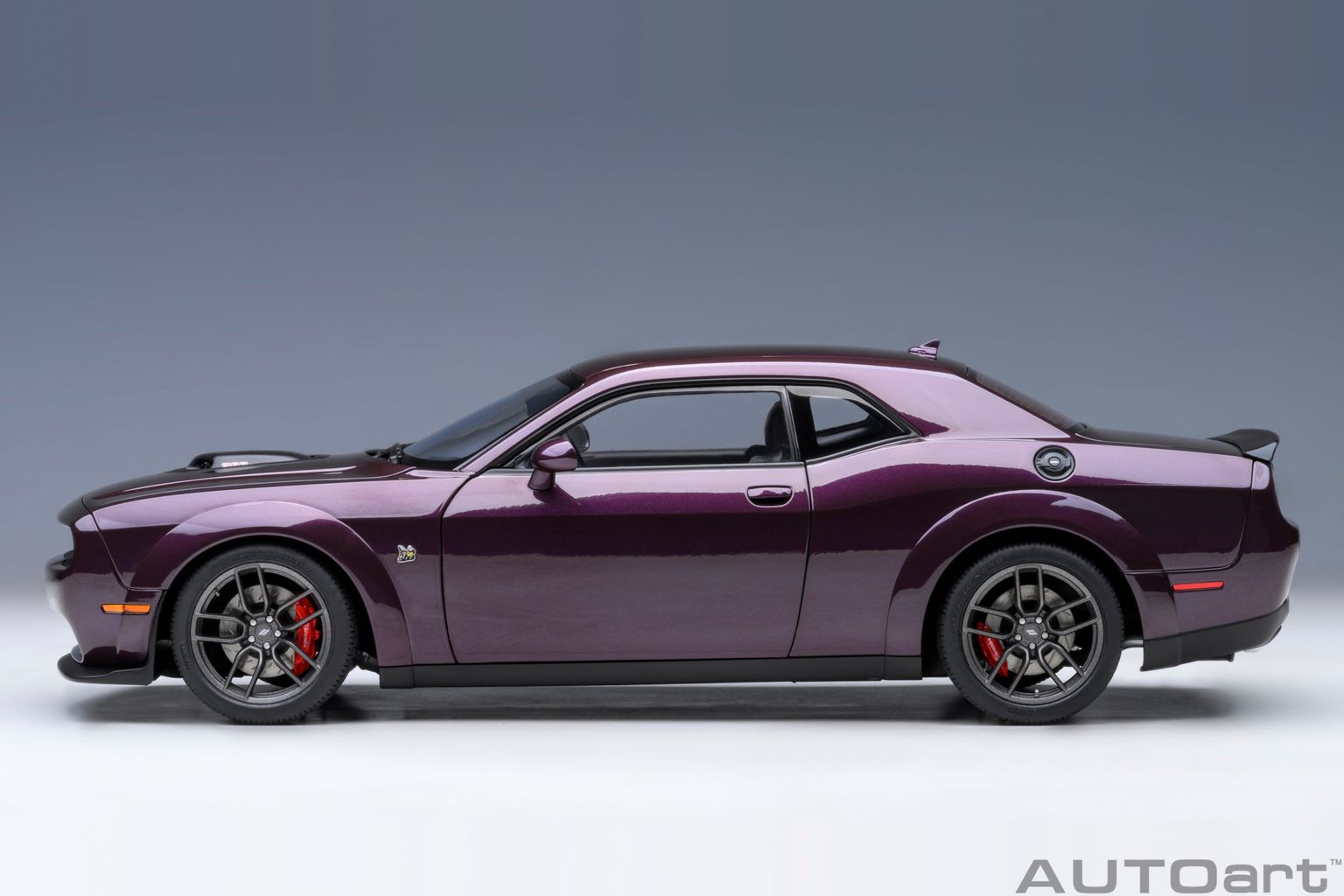 Dodge Challenger R/T Scat Pack Shaker Widebody 2022 hellraisin 1:18 AUTOart