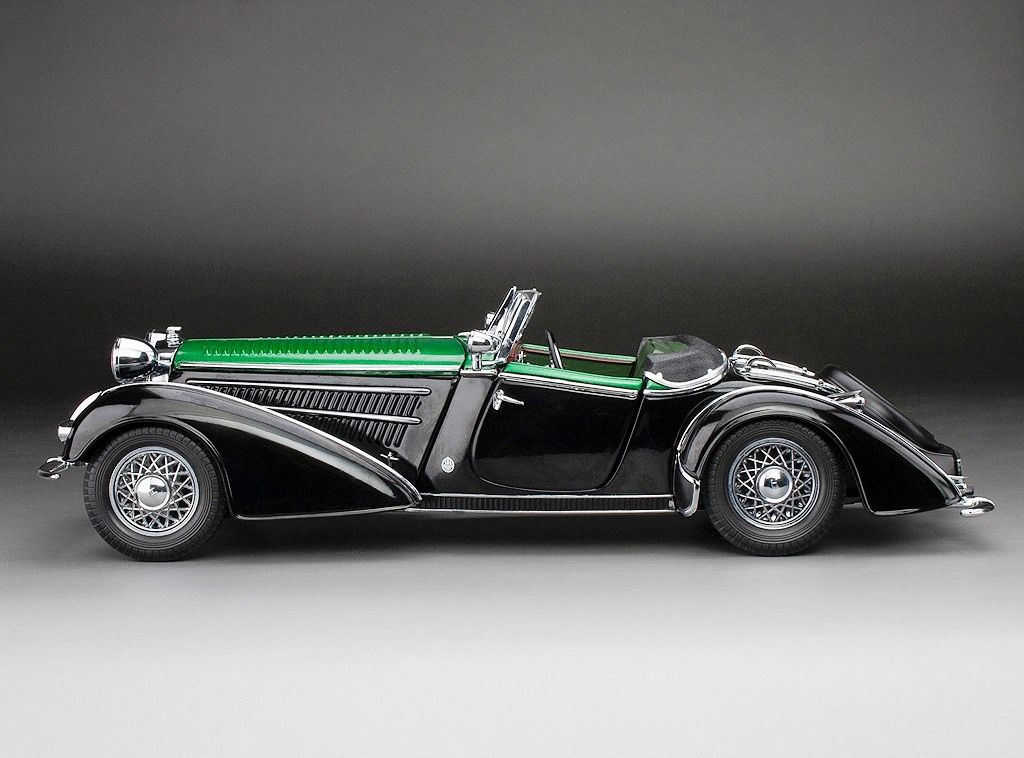 Horch 855 Special Roadster 1939 black/dark green 1:18 Sun Star