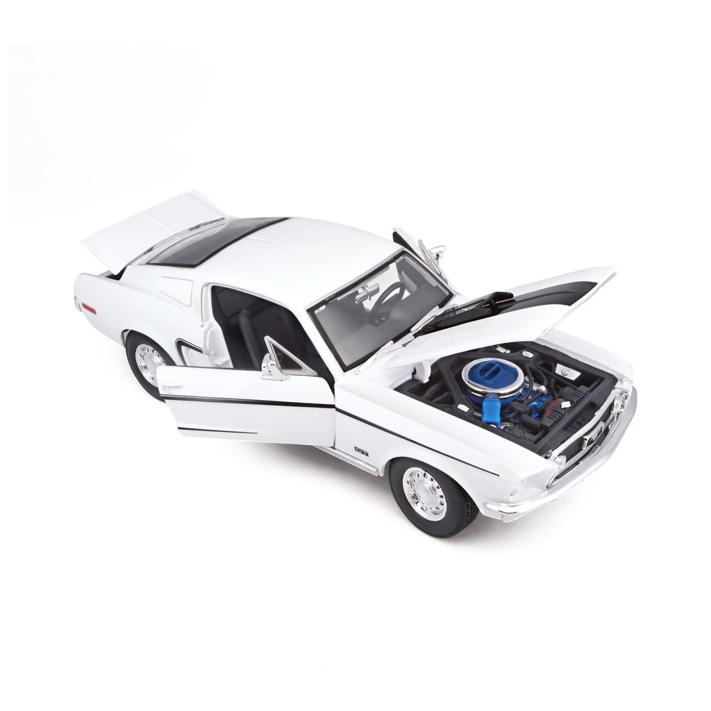 Ford Mustang GT Cobra 1968 white 1:18 Maisto