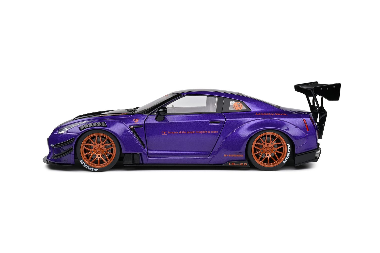 Nissan GT-R R35 Liberty Walk Body Kit 2.0 Coupe 2022 purple 1:18 Solido