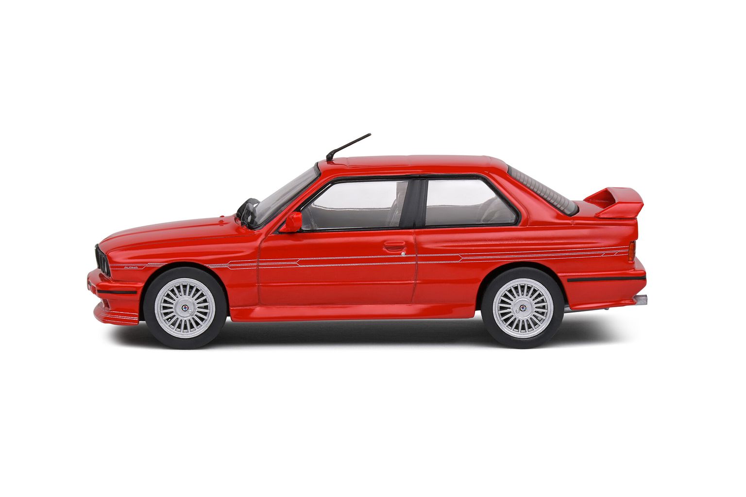 BMW Alpina E30 B6 3.5S 1990 1:43 Solido