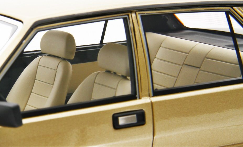 Lancia Prisma 1300 1985 Optional Decals beige metallic 1:18 Laudoracing Model 