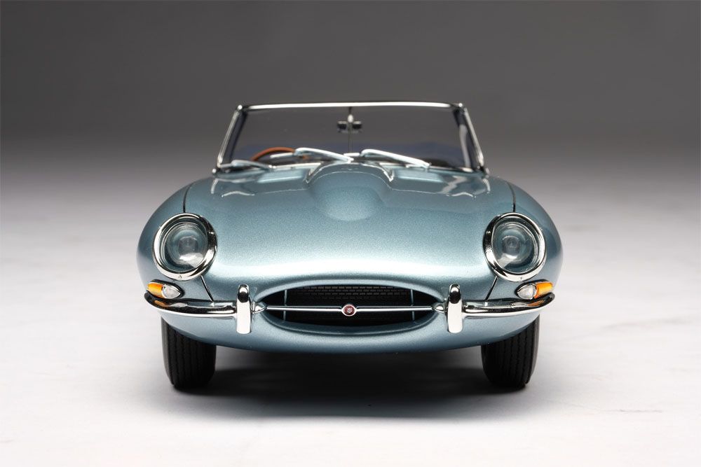 Jaguar E-Type Roadster 1961 blue 1:18 Amalgam