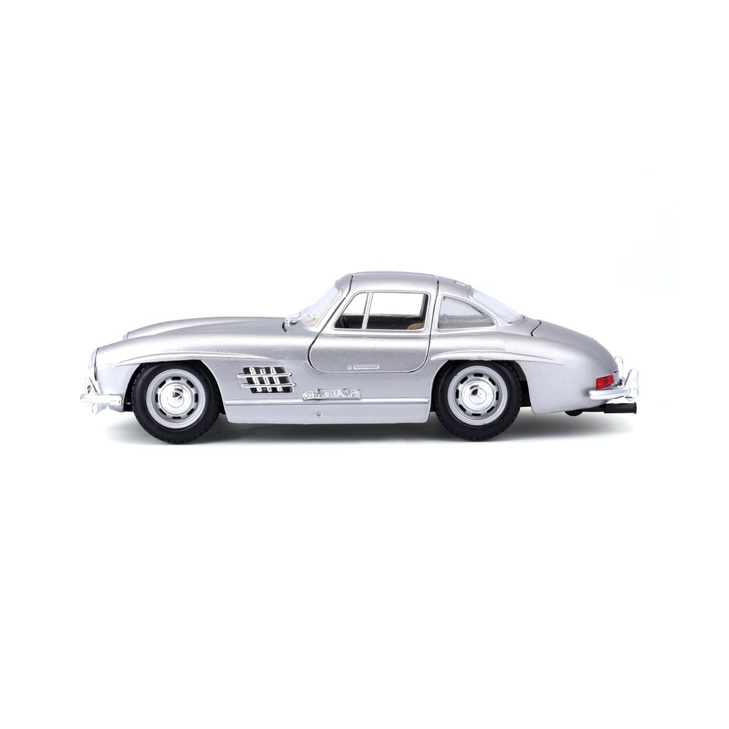 Mercedes-Benz 300 SL 1954 silver 1:24 Bburago