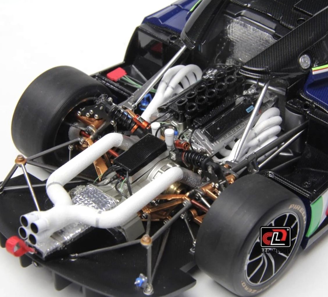 Pagani Huayra R blue carbon 1:18 LCD Model