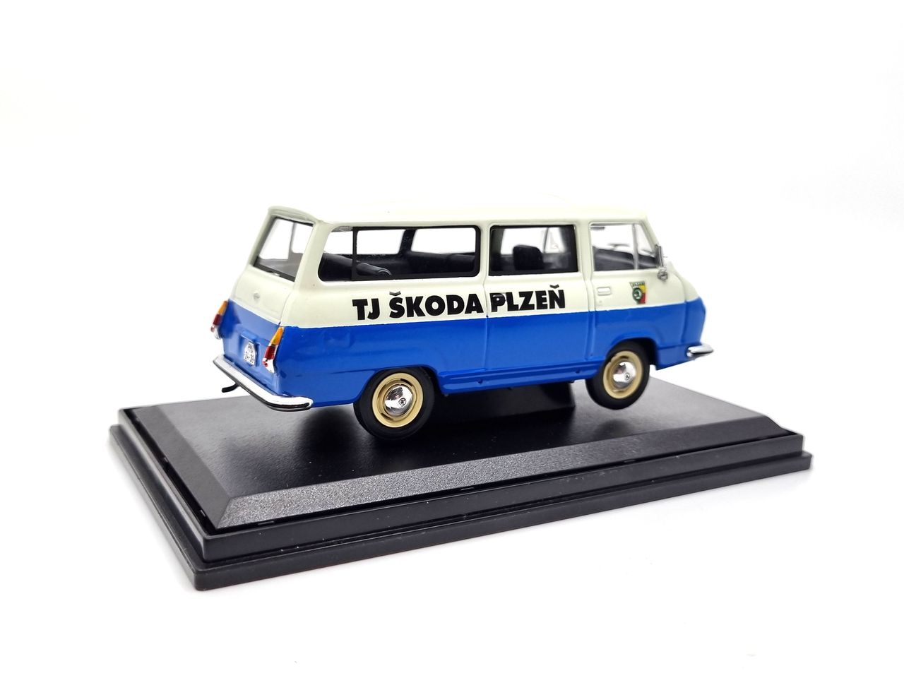 Škoda 1203 TJ Škoda Plzeň limitovaná edice "Hokej 88" 1:43 Svět autíček
