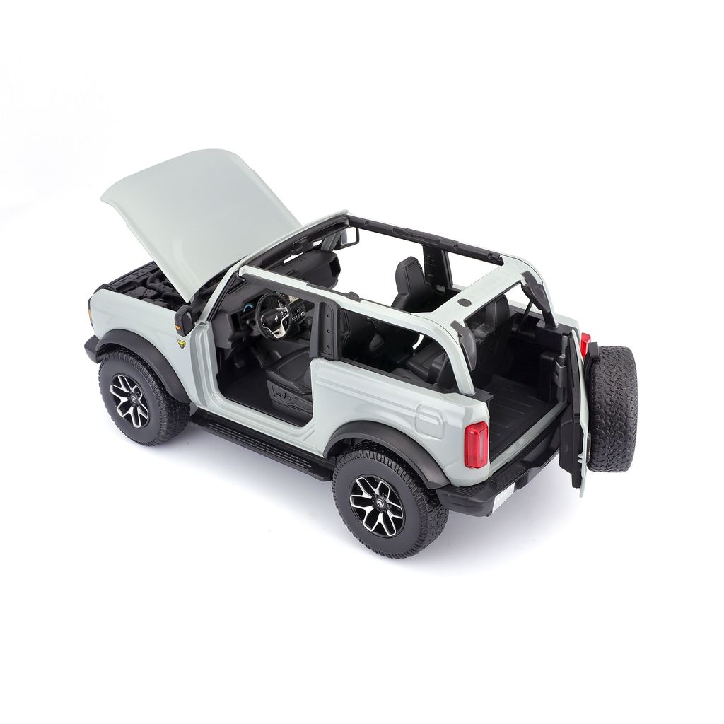 Ford Bronco Badlands 2021 light grey 1:18 Maisto