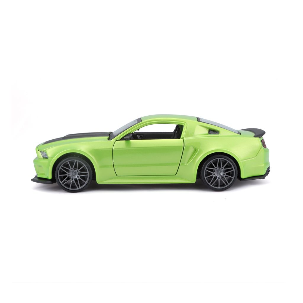 Ford Mustang street racer 2014 green 1:24 Maisto