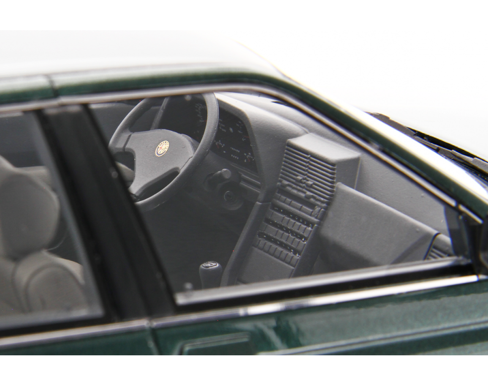 Alfa Romeo 164 2.0 Twin Spark 1987 green metallic 1:18 Laudoracing Model