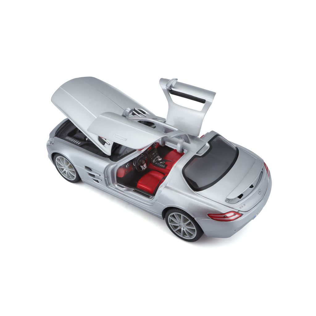 Mercedes-Benz SLS Coupe 6.3 AMG C197 2012 silver 1:18 Maisto