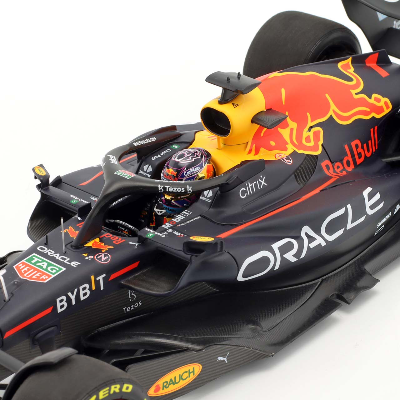Red Bull RB18 #1 M. Verstappen Winner Miami GP World Champion 2022 1:18 Minichamps