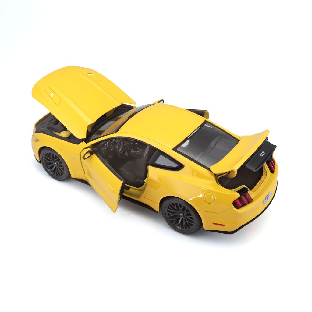 Ford Mustang 2015 yellow 1:18 Maisto