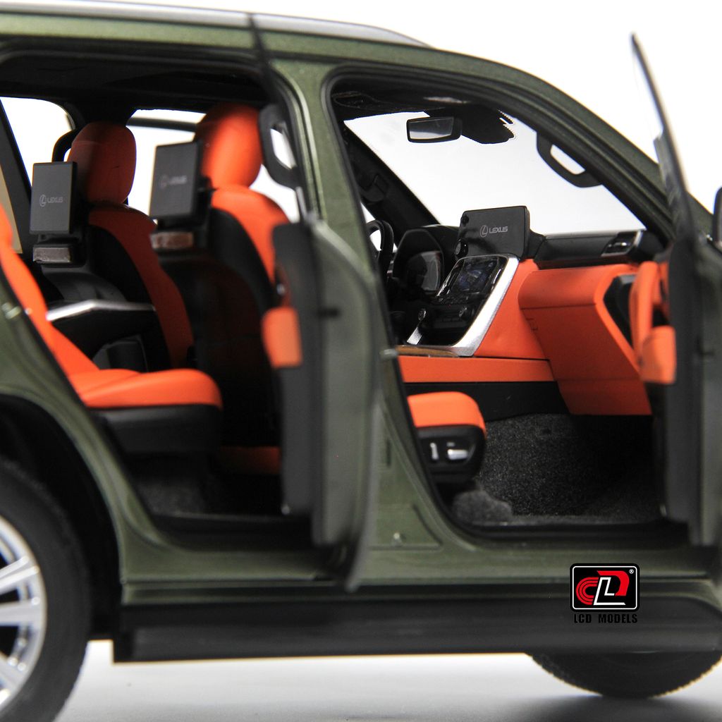 Lexus LX600 2024 green 1:18 LCD Model