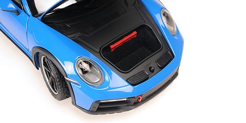 Porsche 911 Dakar 2022 blue 1:18 Minichamps