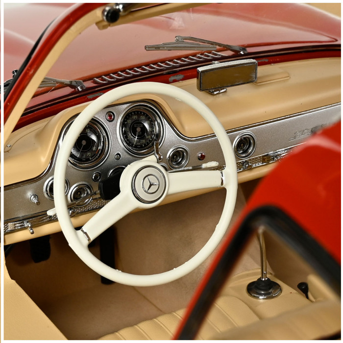 Mercedes 300 SL Gullwing red 1:8 Ixo Models 