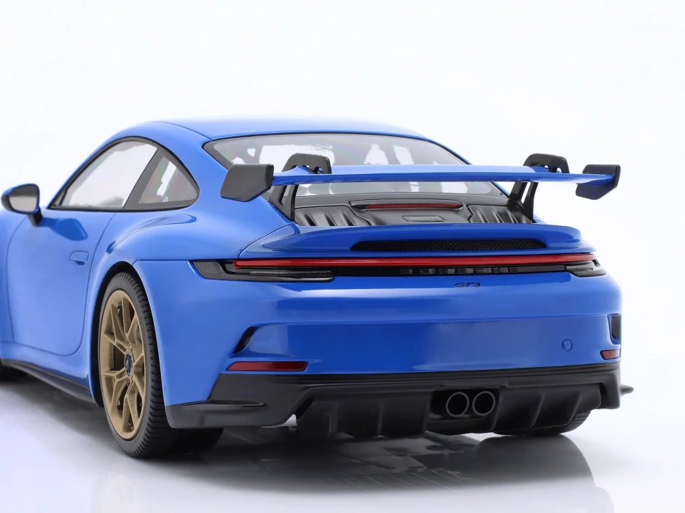 Porsche 911 (992) GT3 2021 shark blue 1:18 Minichamps