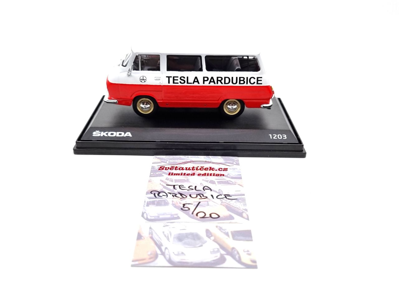 Škoda 1203 Tesla Pardubice limitovaná edice "Hokej 88" 1:43 Svět autíček