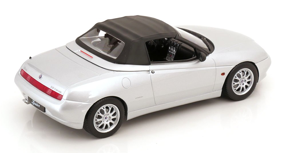 Alfa Romeo Spider Softtop 1999 silver 1:18 Norev