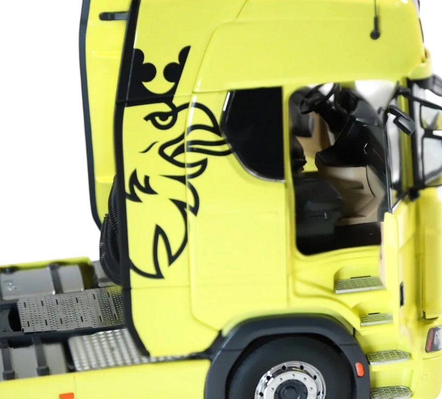 Scania S730 V8 Tractor Truck 2-Assi with Vabis Logo 2017 yellow 1:18 NZG