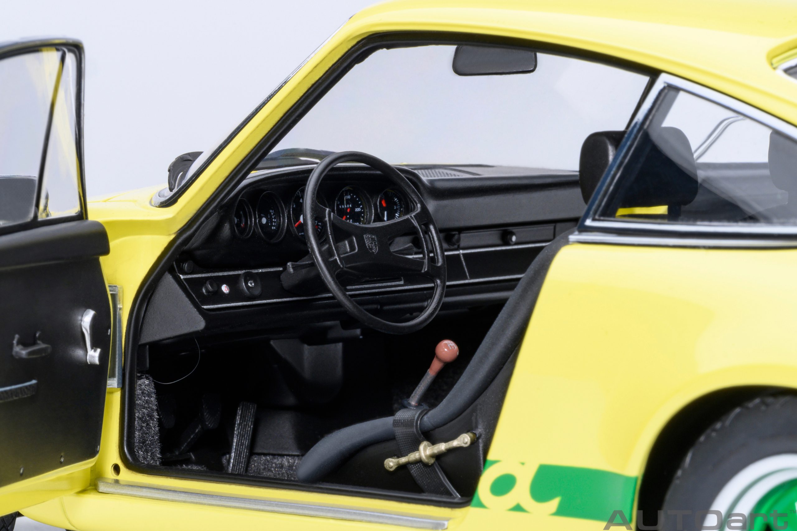 Porsche 911 Carrera 2.7 RS Light Yellow/green stripes 1:18 AUTOart