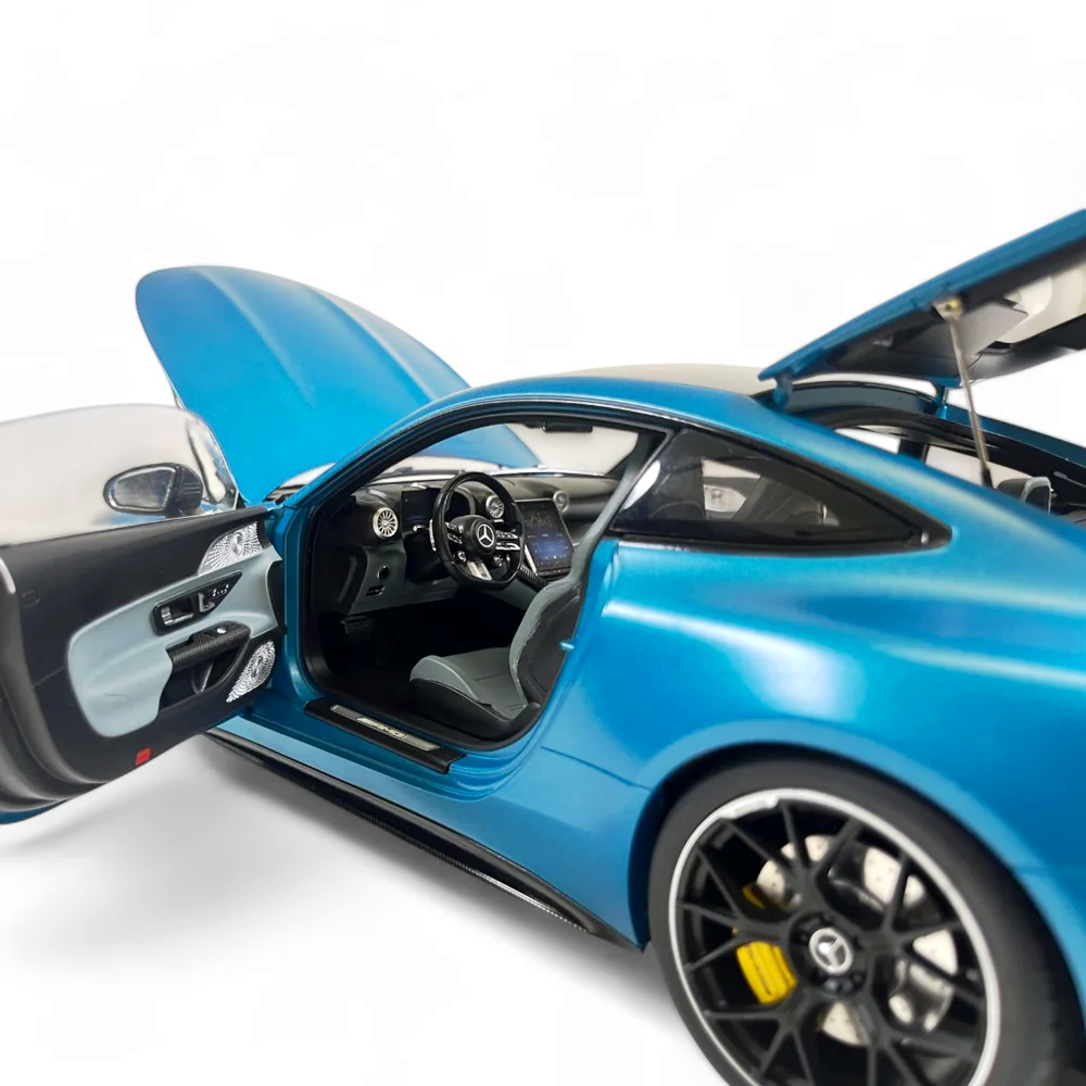 Mercedes-AMG GT 63 hyper blue 1:12 NZG