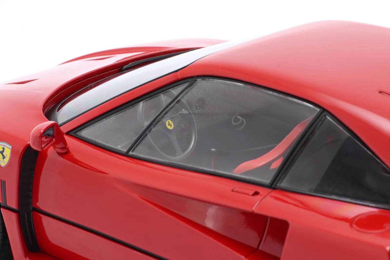 Ferrari F40 1987 red 1:12 Norev