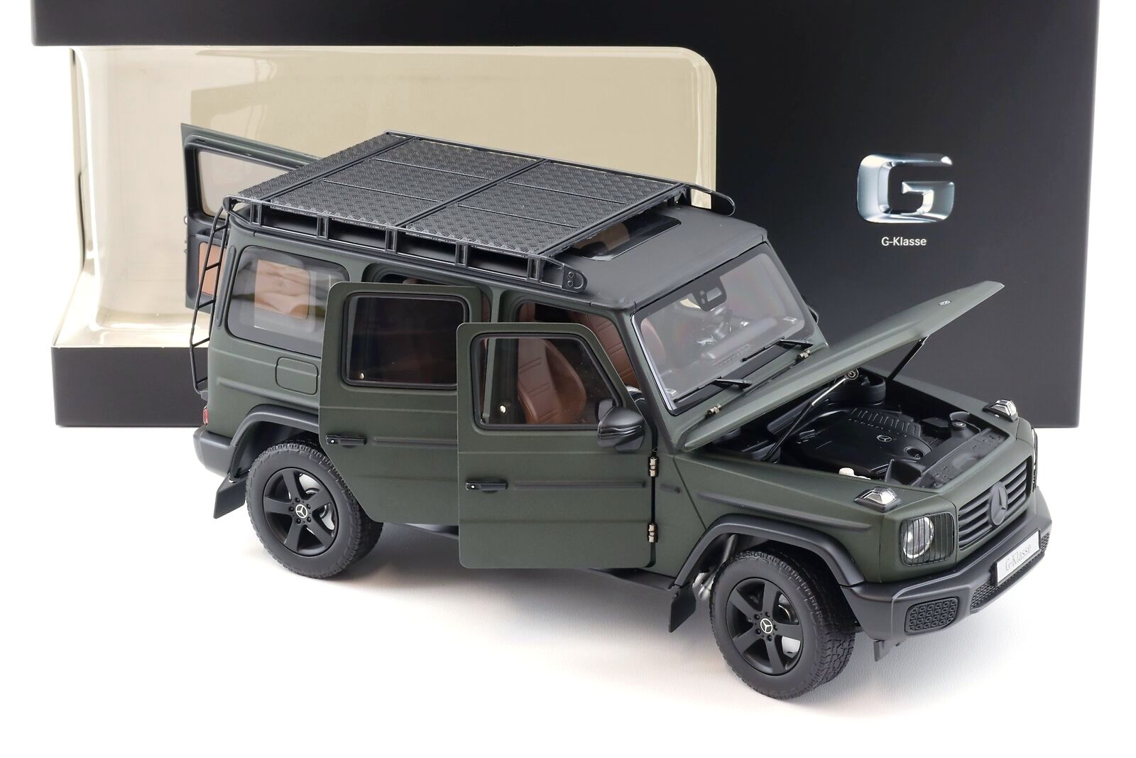 Mercedes-Benz G-Klasse Professional Line W465 olive green 1:18 Norev