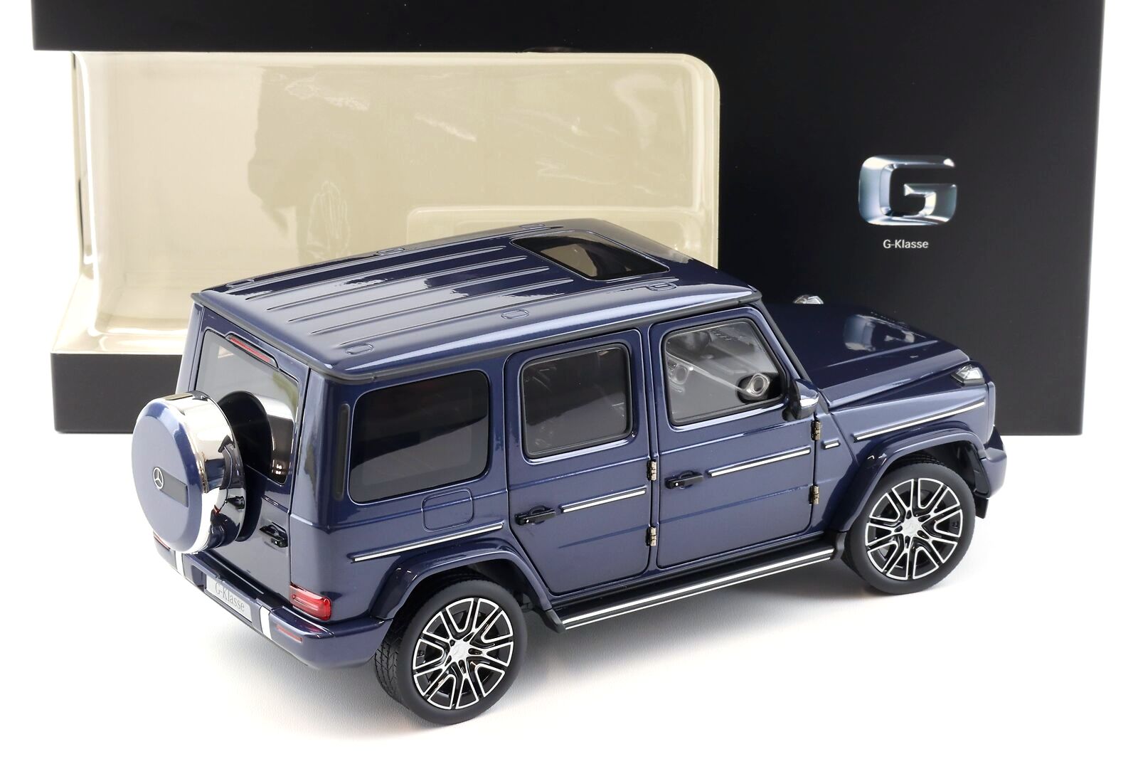 Mercedes-Benz G-Klasse AMG Line W465 sodalith blue 1:18 Norev