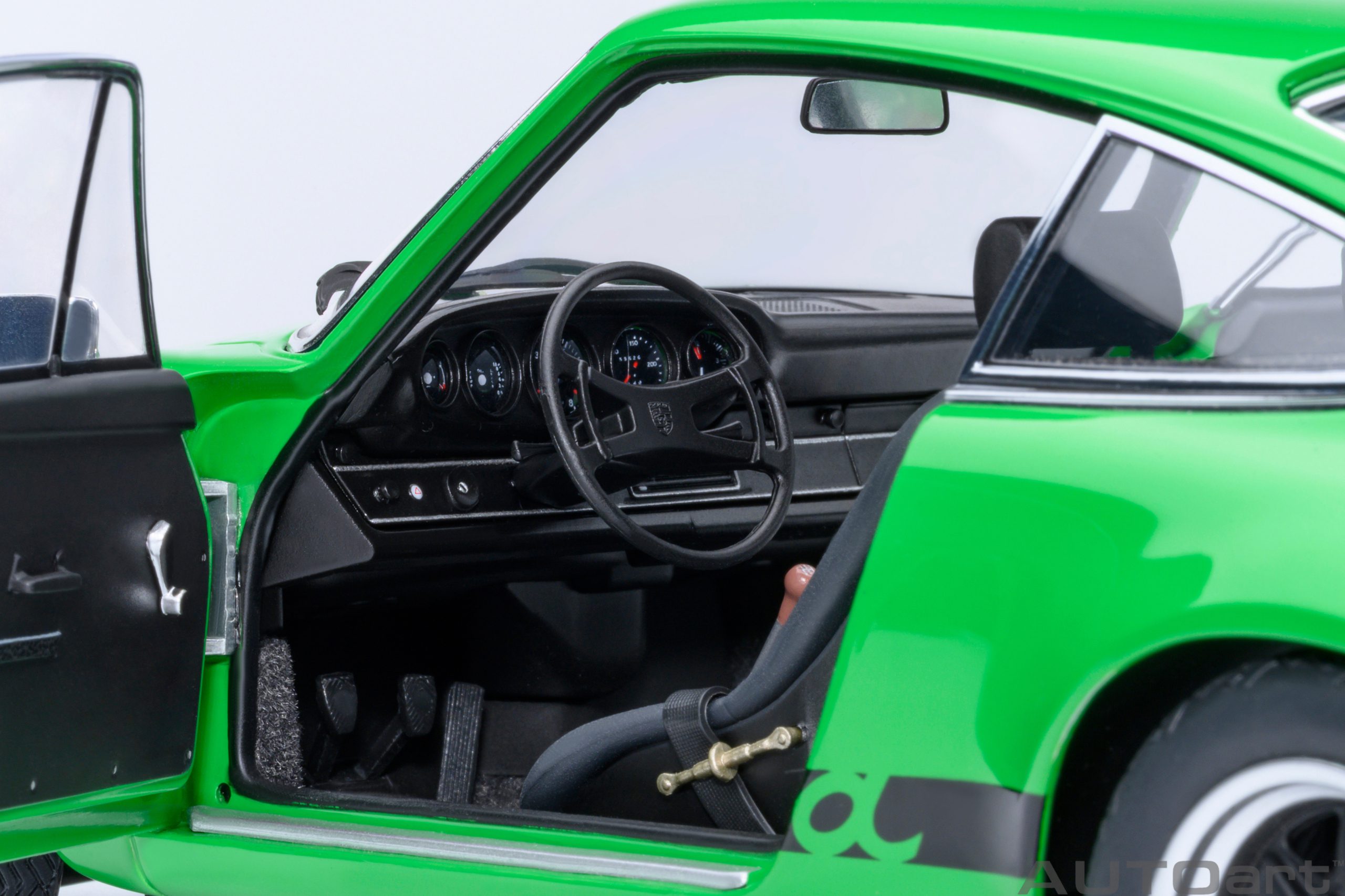 Porsche 911 Carrera 2.7 RS viper green/black stripes 1:18 AUTOart