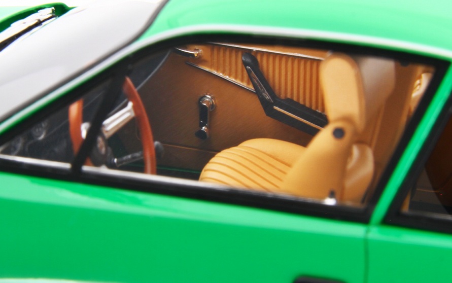 Alfa Romeo Giulia Coupé 1600 GT Junior Zagato 1972 green 1:18 Laudoracing Model
