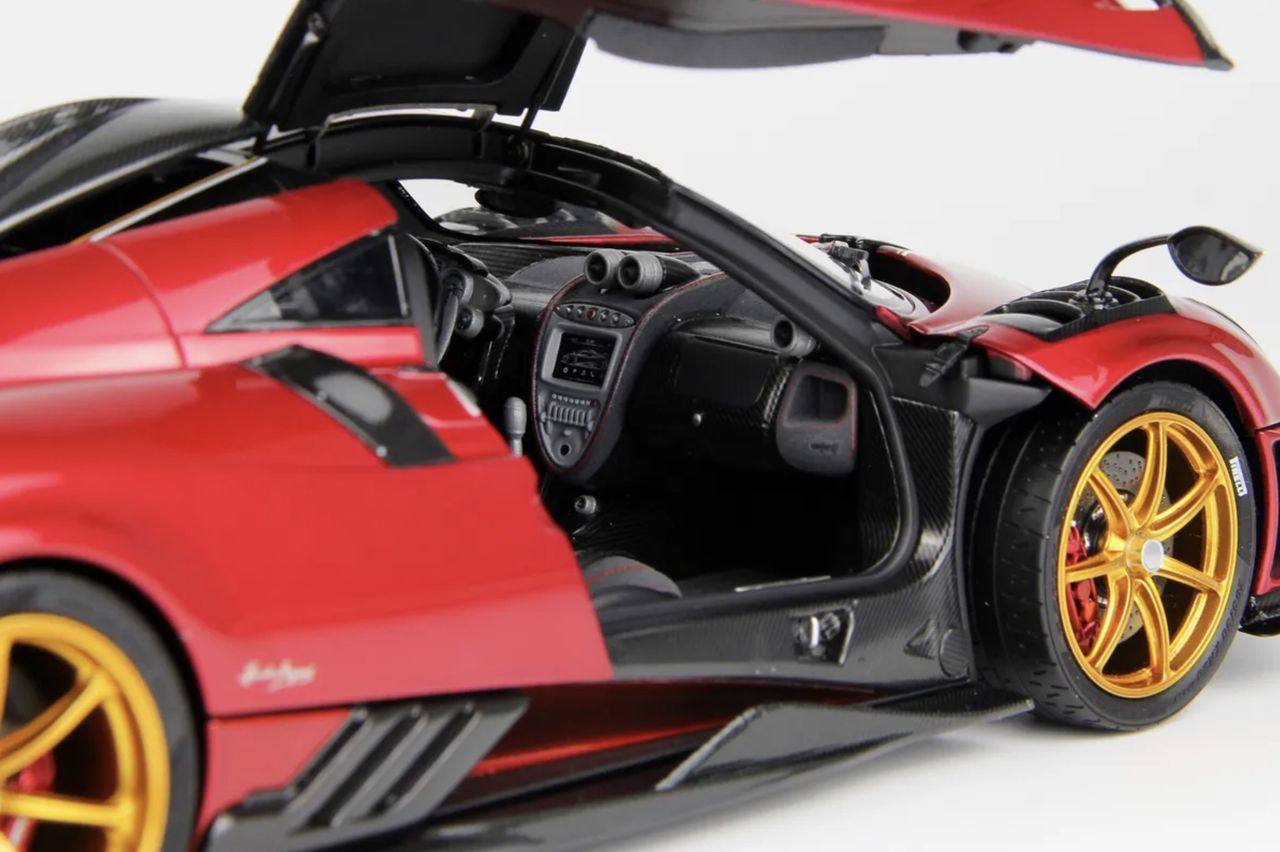 Pagani Imola Coupe red 1:18 LCD Model