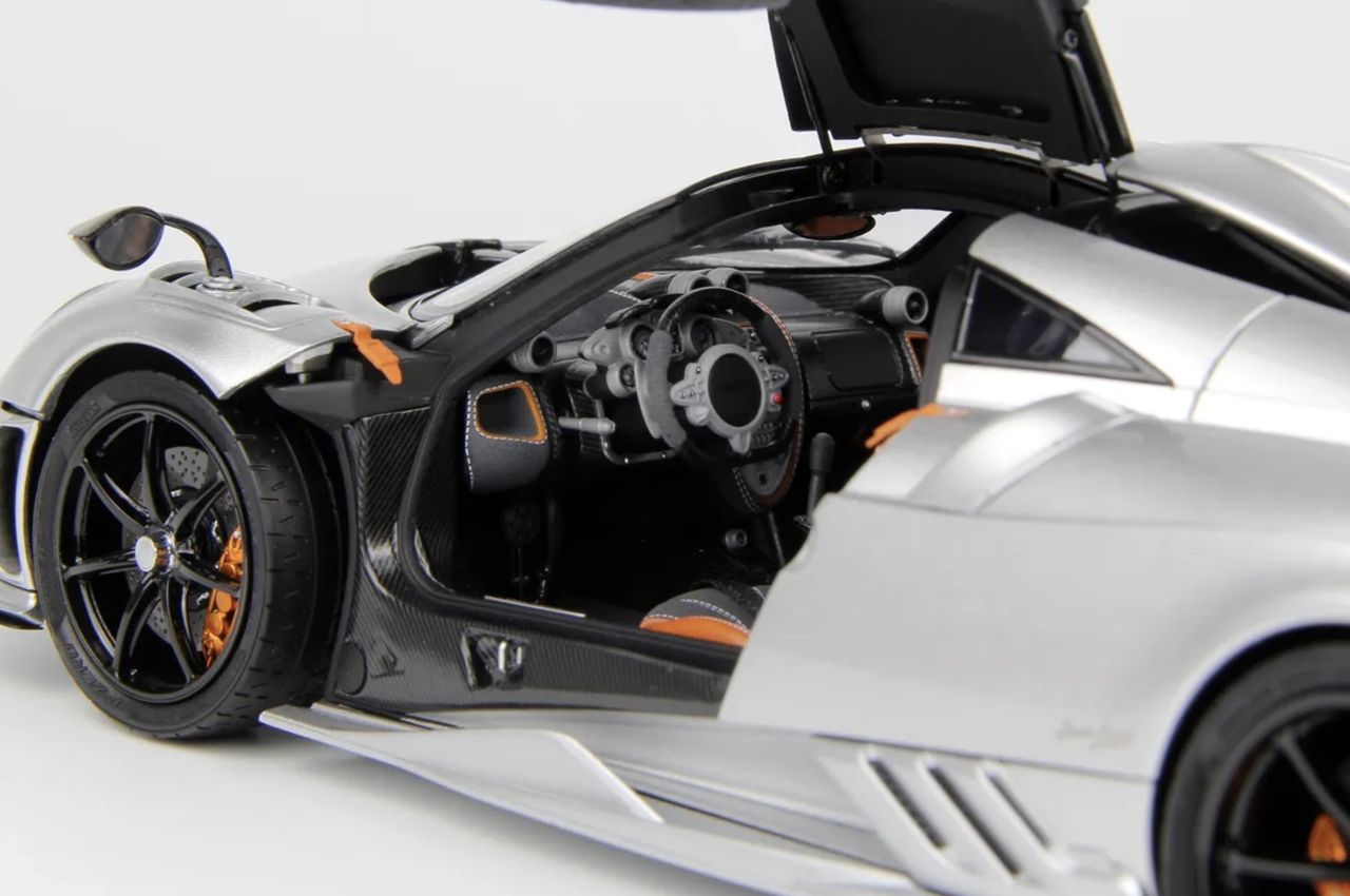 Pagani Imola Coupe silver 1:18 LCD Model
