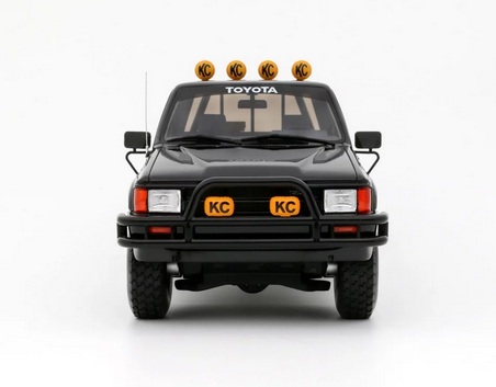 Toyota Hilux SR5 1985 Glossy Black 202 1:18 OttOmobile